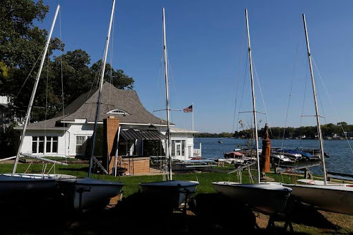 Illinois Yacht Club in Zoning Dispute